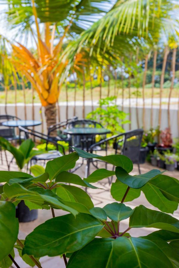 Nihaali Maldives Hotel Kudarikilu Bagian luar foto