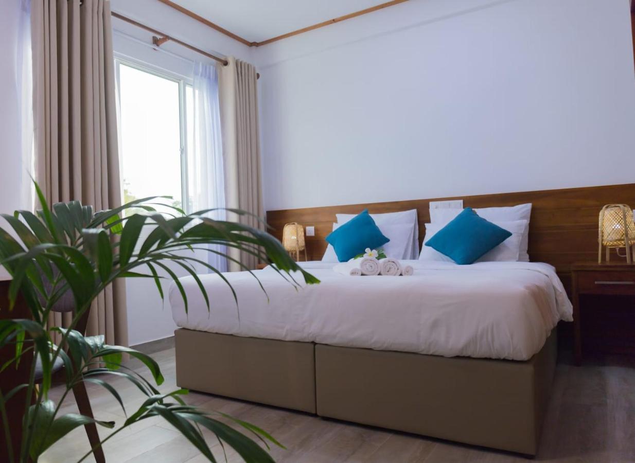 Nihaali Maldives Hotel Kudarikilu Bagian luar foto